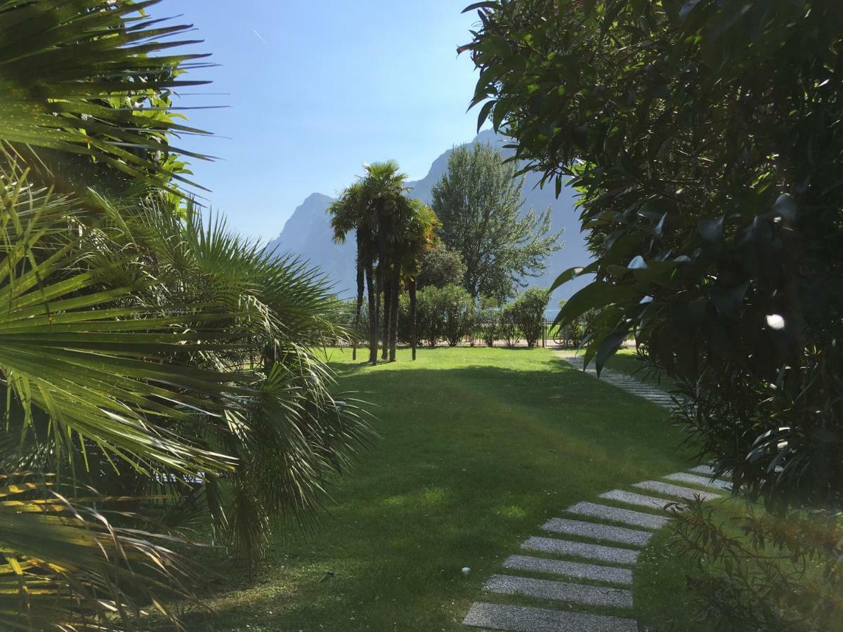 Appartamento Al Lago Riva del Garda Buitenkant foto