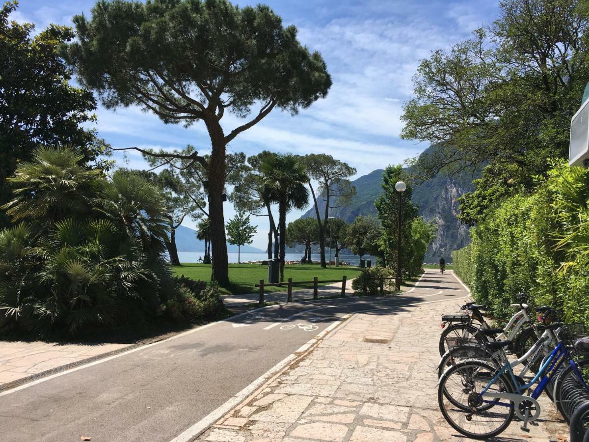 Appartamento Al Lago Riva del Garda Buitenkant foto