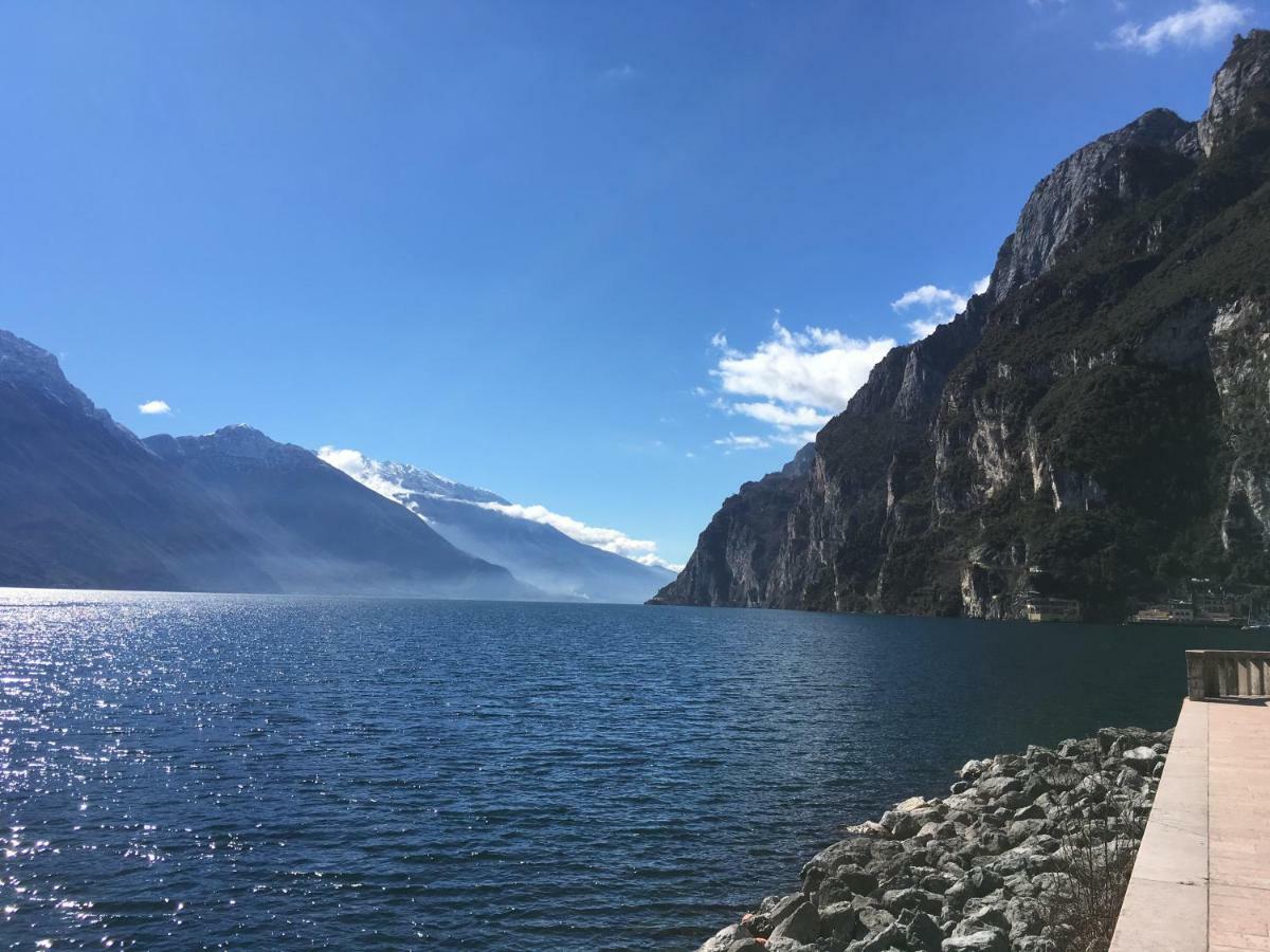 Appartamento Al Lago Riva del Garda Buitenkant foto