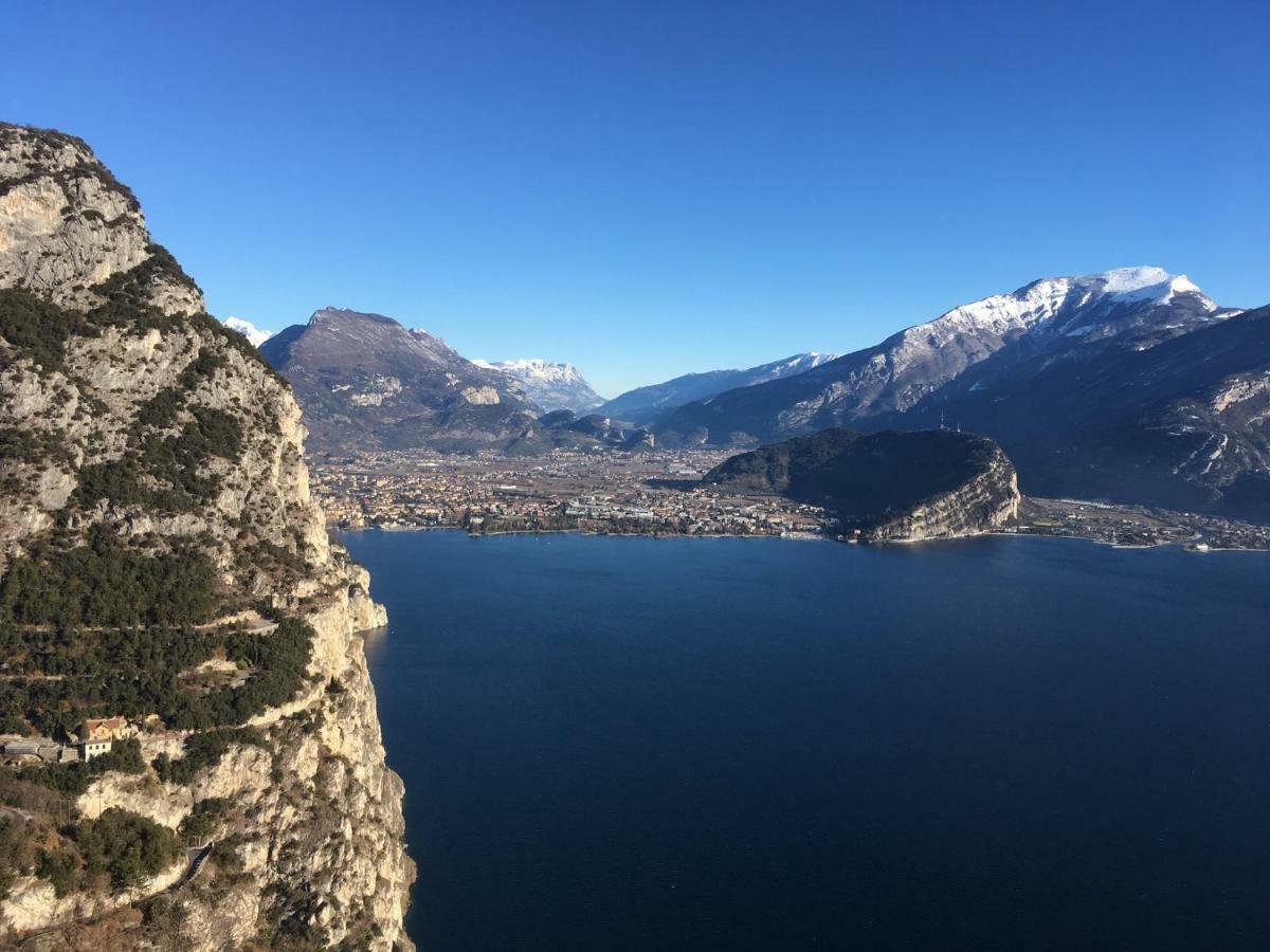Appartamento Al Lago Riva del Garda Buitenkant foto